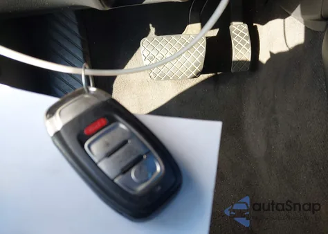 2011 Audi A4 2.0T Premium z USA, uszkodzony, nr VIN WAUEFAFL2BN008664